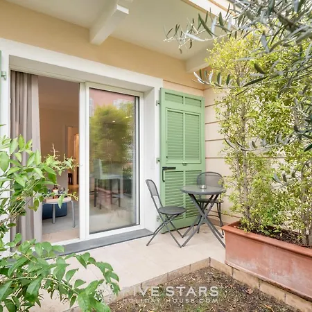 Artemys - Five Stars House *